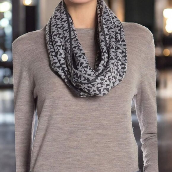 Michael kors Derby Gray and Coal Gray infinity Scarf. Excellent presentation! - Picture 7 of 7
